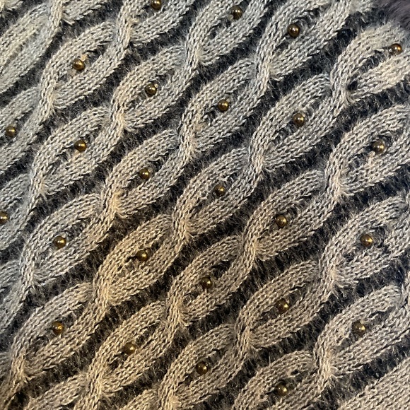 Woolen Kashmiri Poncho - Picture 6 of 12